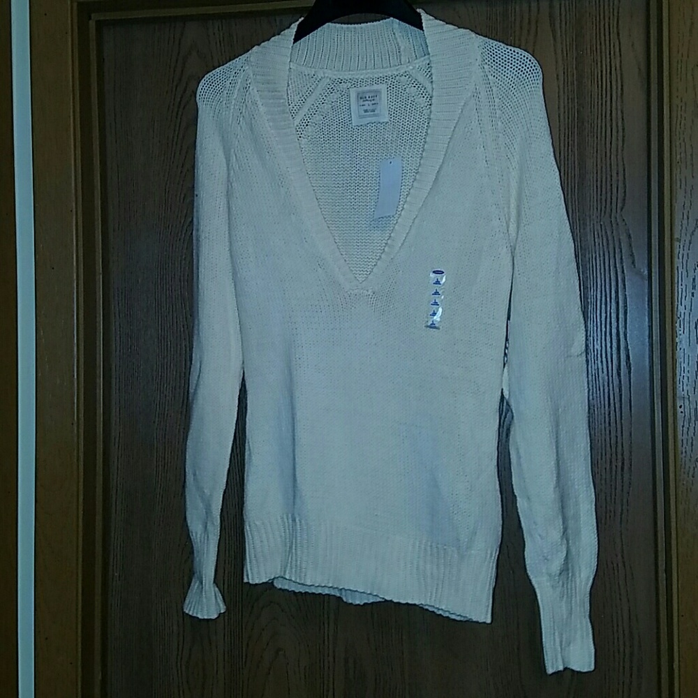Ivory v neck sweater